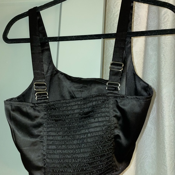 Black tank top! - Picture 2 of 2